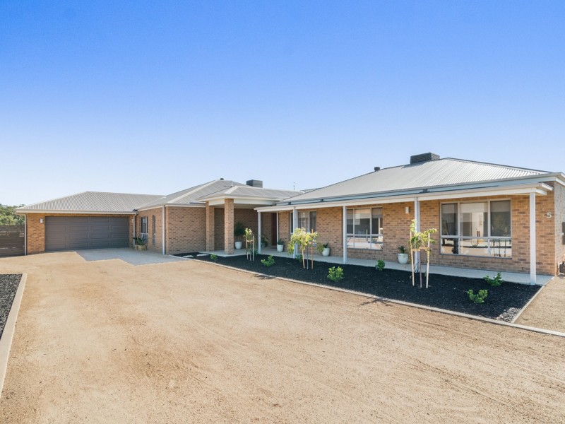 5 Hakea Court, Moama NSW 2731