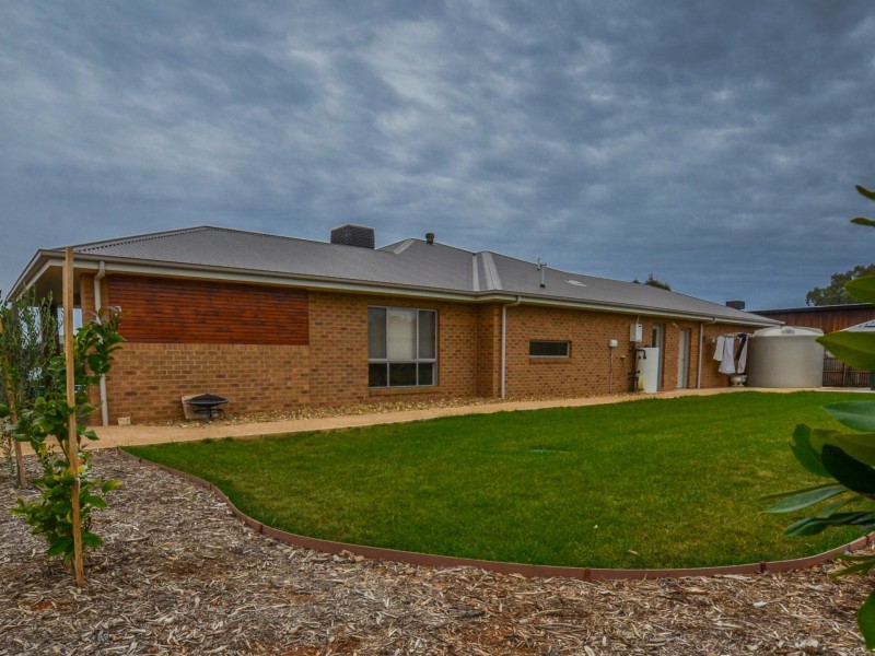 5 Hakea Court, Moama NSW 2731