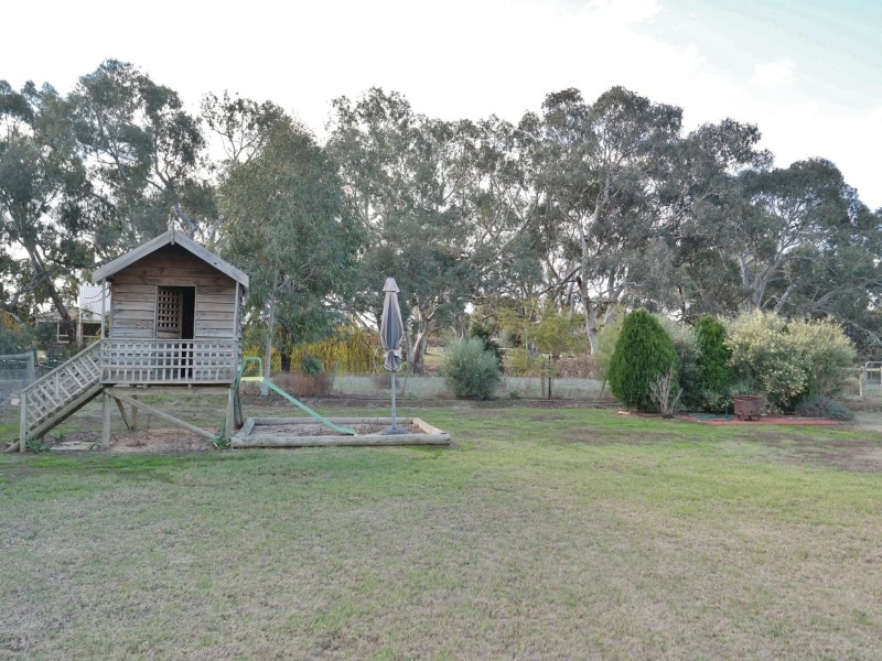 18 Pambula Court, Echuca VIC 3564