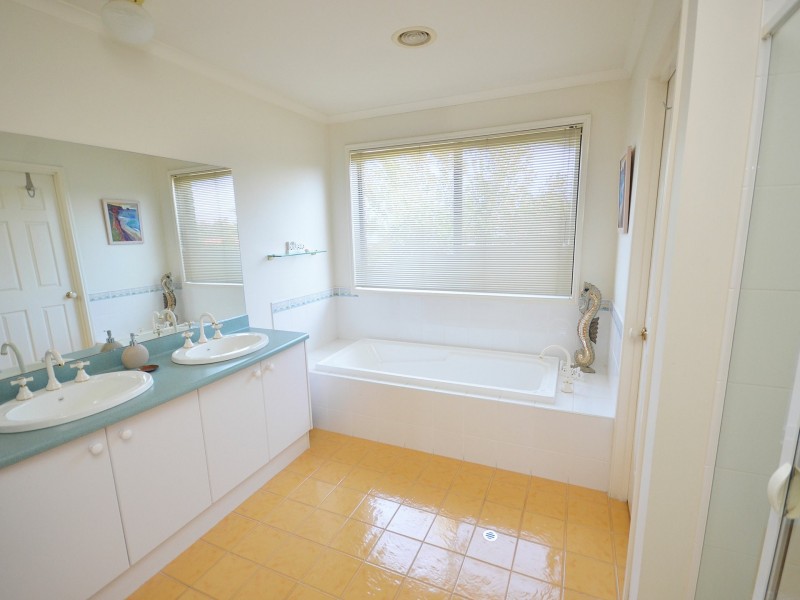 5 Kirkwall Court, Moama NSW 2731