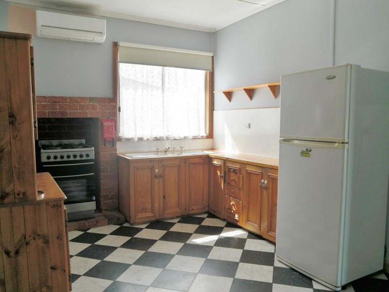 82 Victoria Street, Rochester VIC 3561