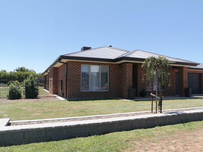 11 Rivergums Drive, Moama NSW 2731