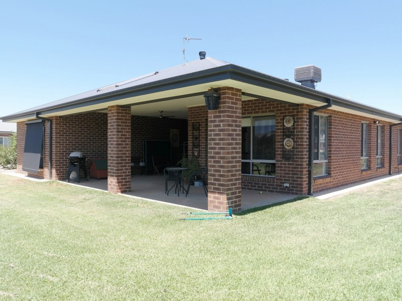 11 Rivergums Drive, Moama NSW 2731