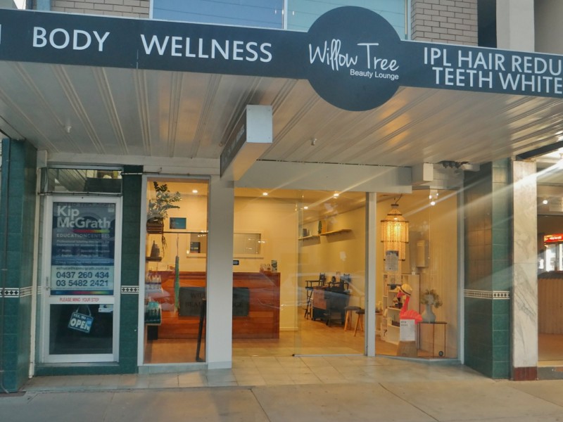 Willow Tre Lounge, Echuca VIC 3564