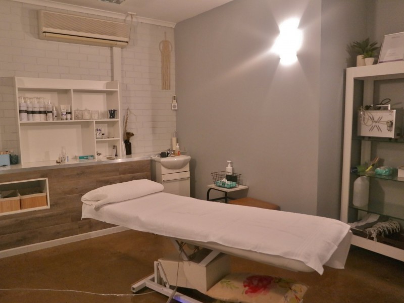 Willow Tre Lounge, Echuca VIC 3564