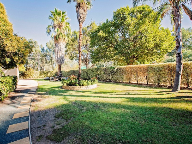 1 Bridge Road, Rochester VIC 3561