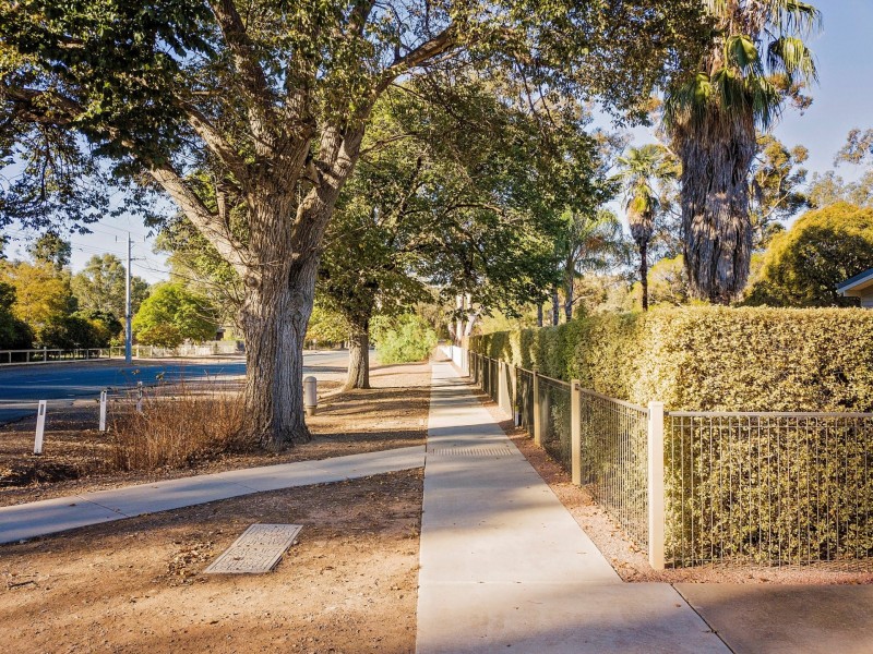 1 Bridge Road, Rochester VIC 3561