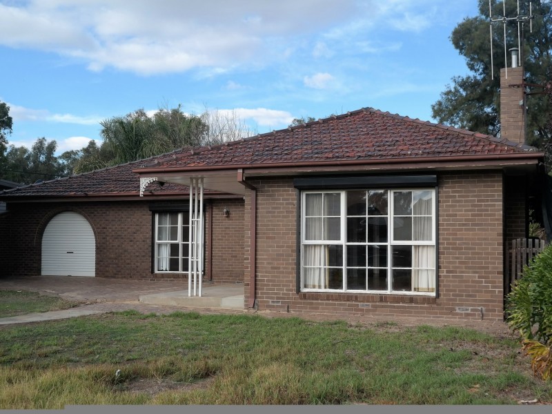 73 Victoria Street, Rochester VIC 3561