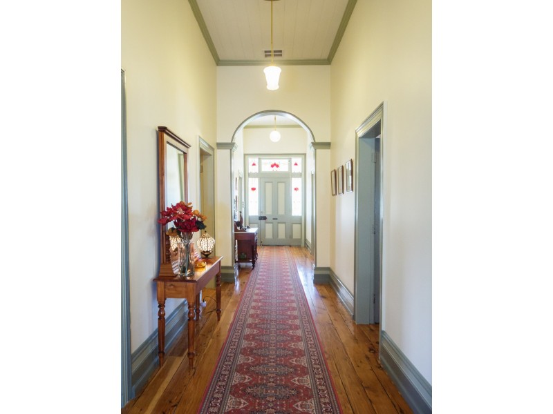 328 Poictiers Street, Deniliquin NSW 2710
