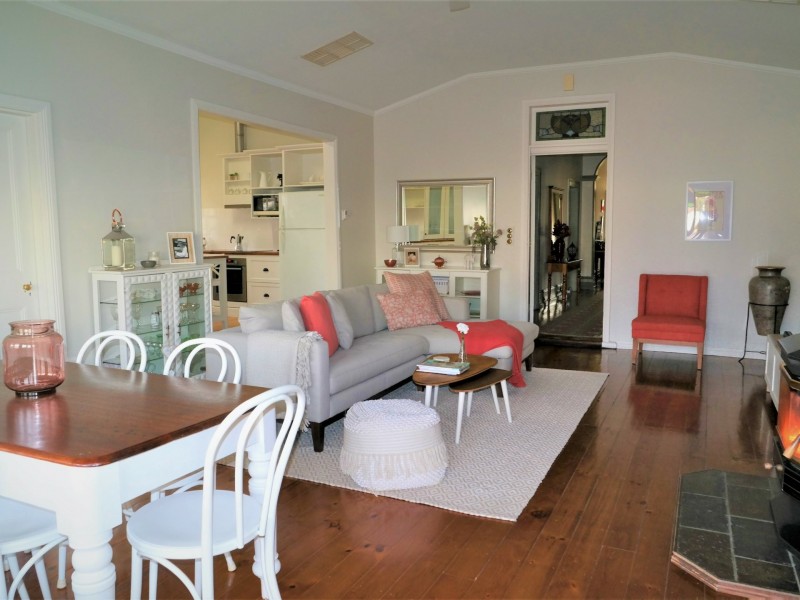 328 Poictiers Street, Deniliquin NSW 2710