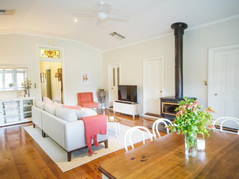 328 Poictiers Street, Deniliquin NSW 2710