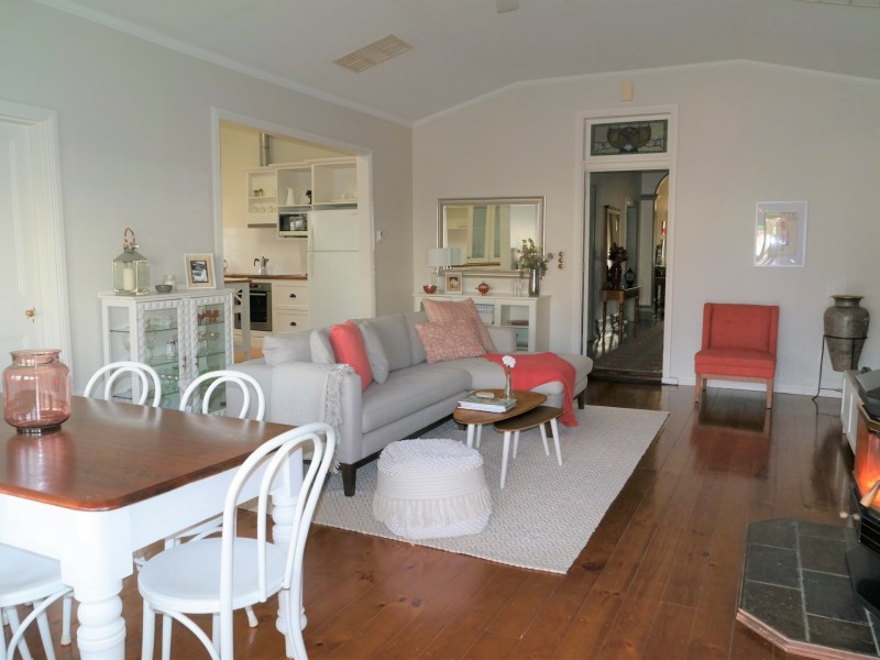 328 Poictiers Street, Deniliquin NSW 2710
