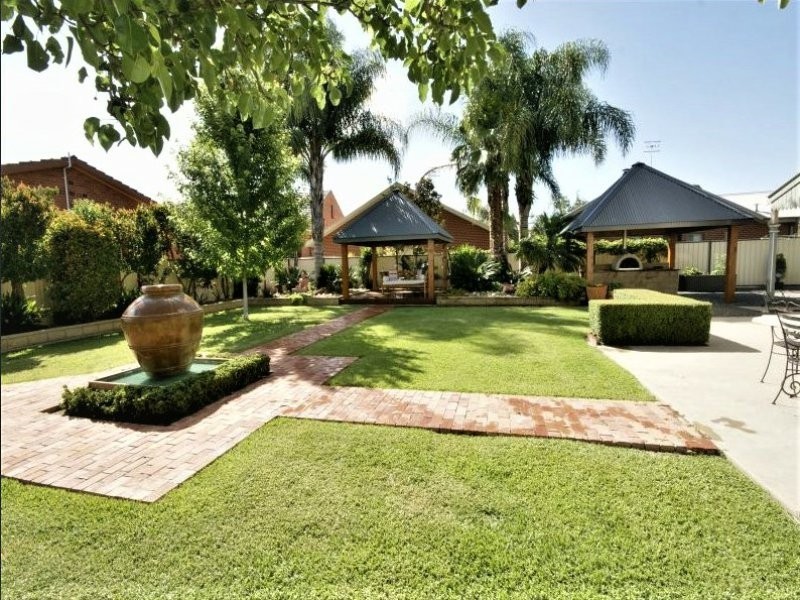 328 Poictiers Street, Deniliquin NSW 2710