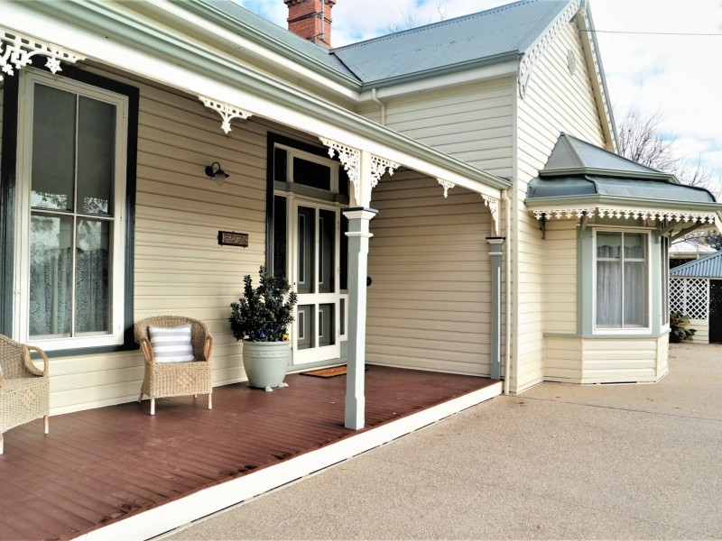328 Poictiers Street, Deniliquin NSW 2710