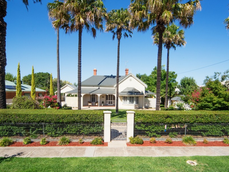 328 Poictiers Street, Deniliquin NSW 2710