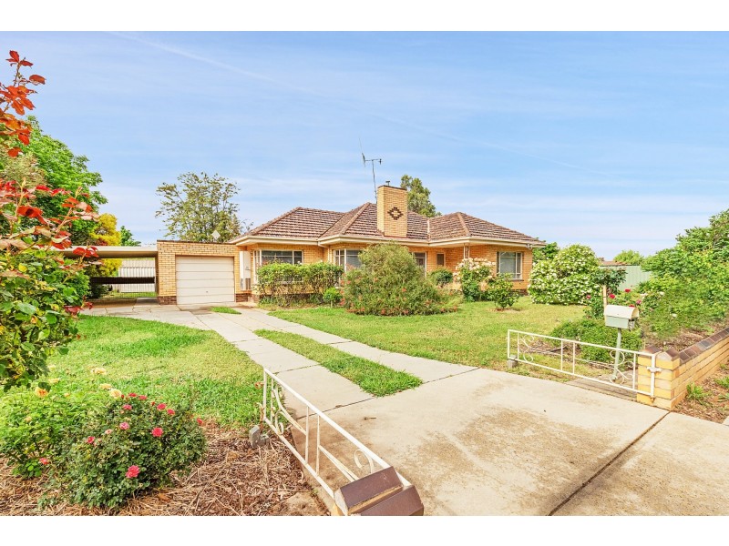 61 Lowry Street, Rochester VIC 3561