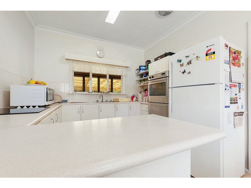 61 Lowry Street, Rochester VIC 3561