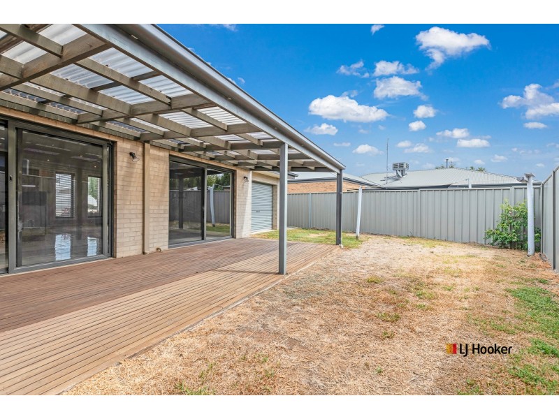 12 Sunset Avenue, Echuca VIC 3564