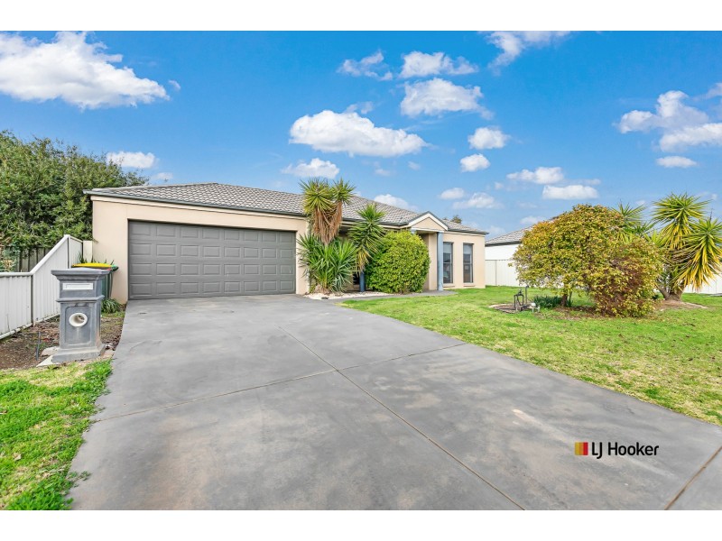 19 Glencoe Blvd, Moama NSW 2731