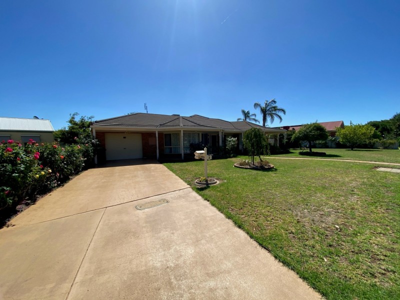 6 Julia Crt, Moama NSW 2731