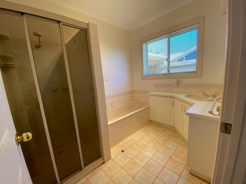 6 Julia Crt, Moama NSW 2731