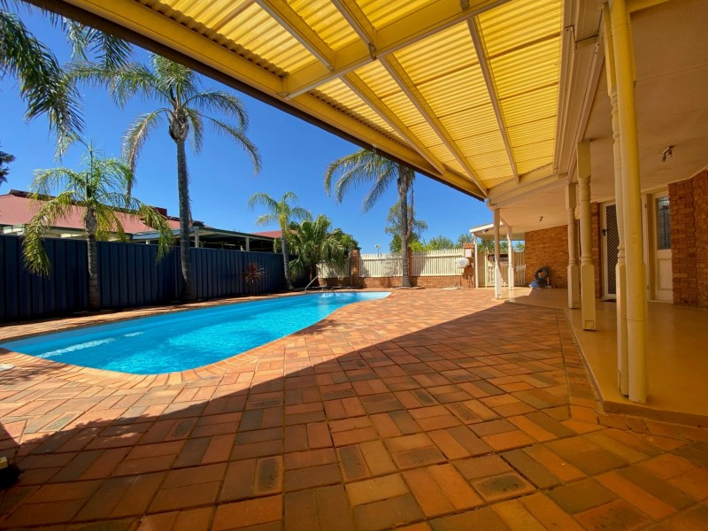 6 Julia Crt, Moama NSW 2731