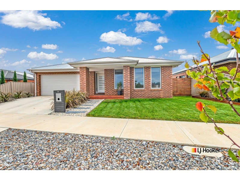 12 Magnolia Drive, Echuca VIC 3564