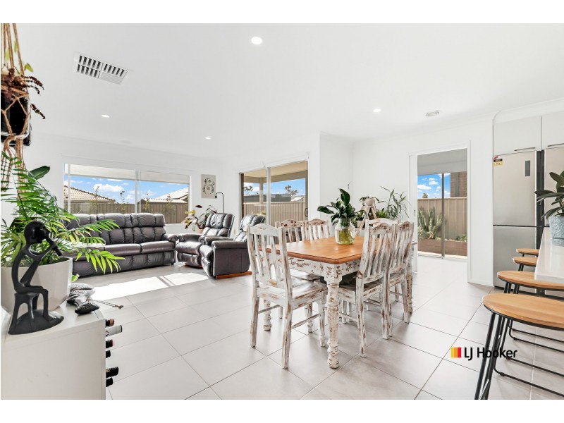 12 Magnolia Drive, Echuca VIC 3564