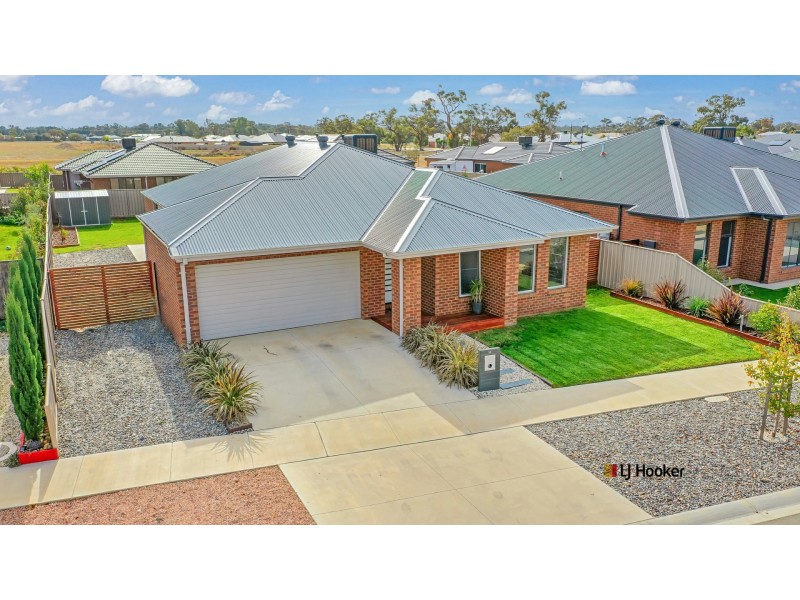 12 Magnolia Drive, Echuca VIC 3564