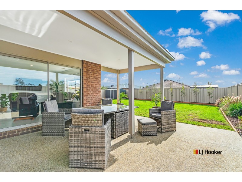 12 Magnolia Drive, Echuca VIC 3564