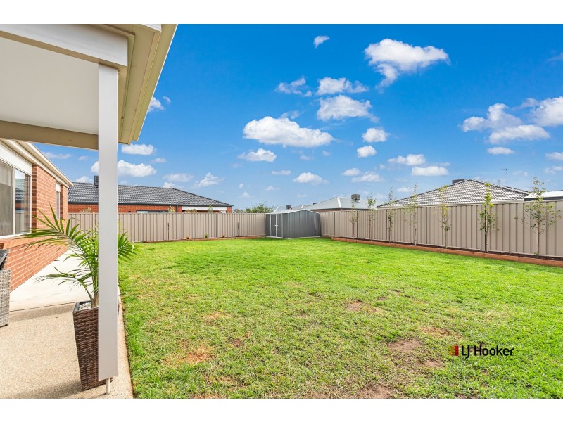 12 Magnolia Drive, Echuca VIC 3564