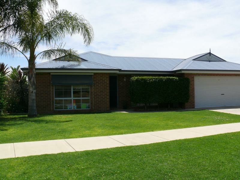 8 Bennett Court, Echuca VIC 3564
