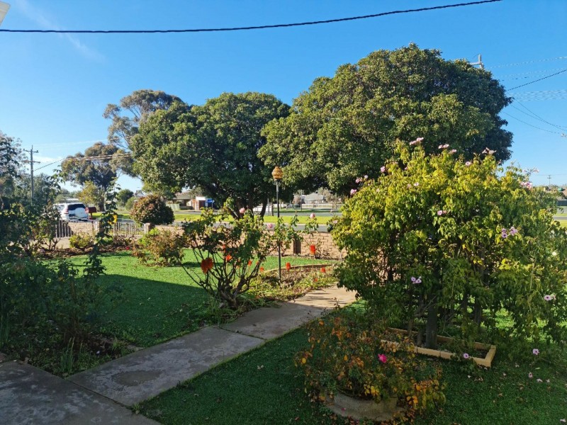 42 Echuca Road, Rochester VIC 3561