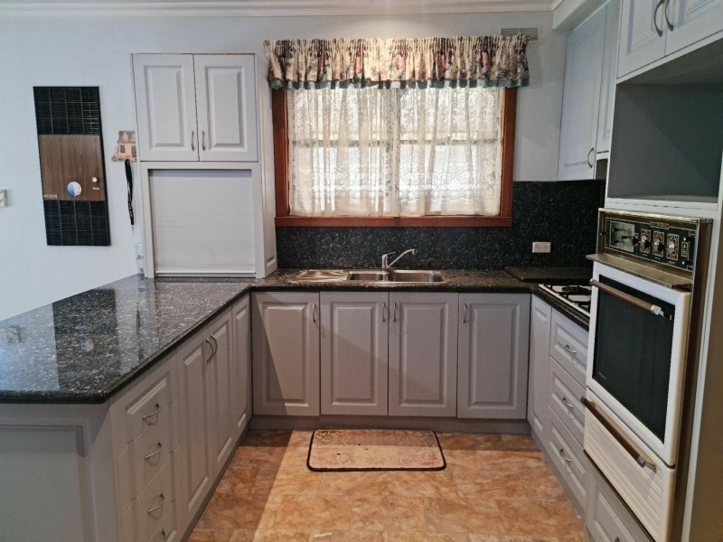 42 Echuca Road, Rochester VIC 3561