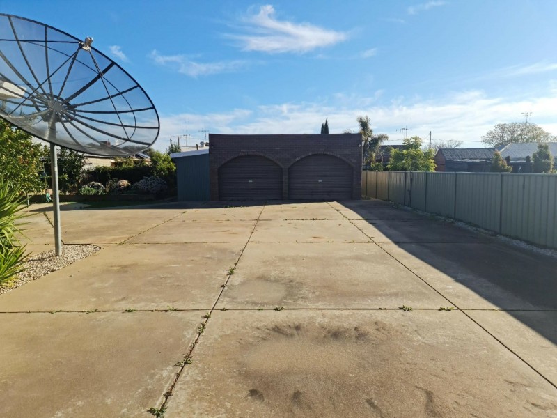 42 Echuca Road, Rochester VIC 3561