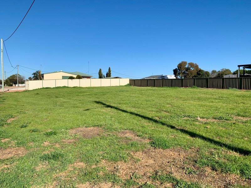 1 Dolan Street, Mathoura NSW 2710