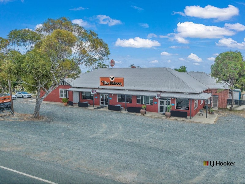 Falcon Hot 7784 Murray Valley Highway, Echuca VIC 3564