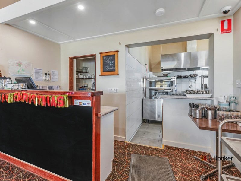 Falcon Hot 7784 Murray Valley Highway, Echuca VIC 3564