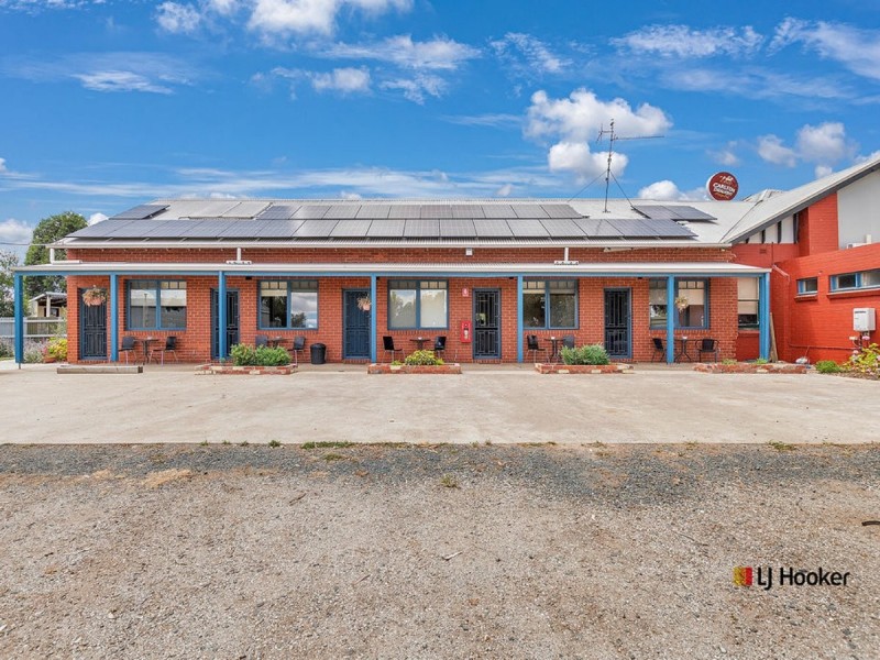 Falcon Hot 7784 Murray Valley Highway, Echuca VIC 3564
