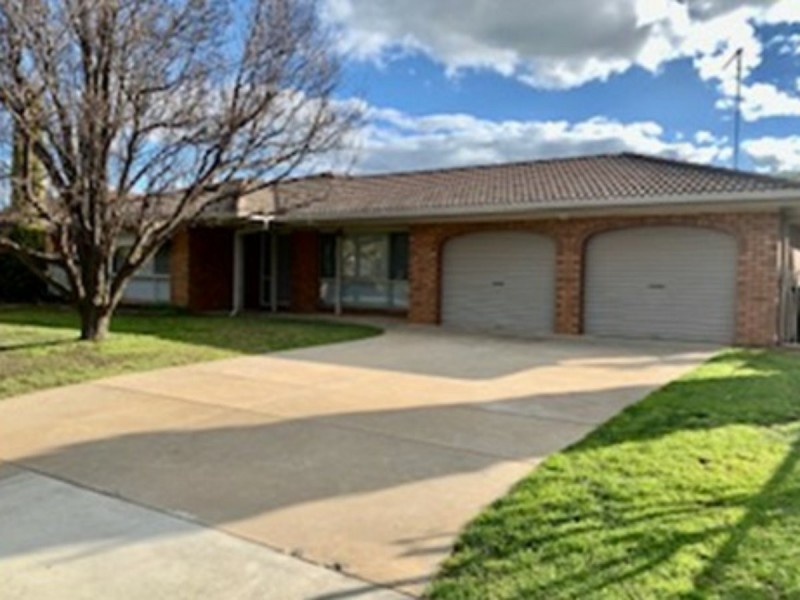 16 Lawson Drive, Moama NSW 2731