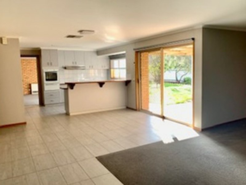 16 Lawson Drive, Moama NSW 2731