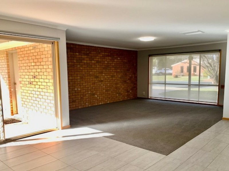 16 Lawson Drive, Moama NSW 2731