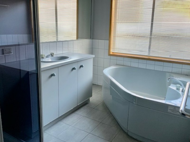 16 Lawson Drive, Moama NSW 2731