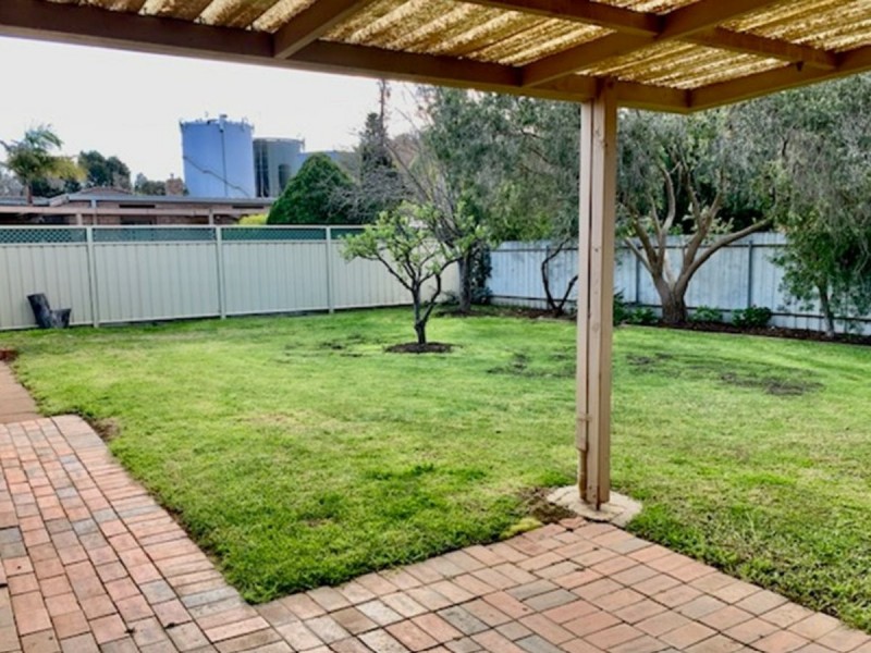 16 Lawson Drive, Moama NSW 2731