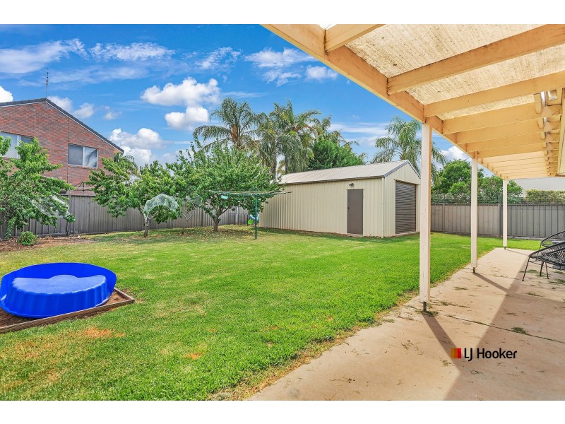 18 Pevensey Place, Echuca VIC 3564
