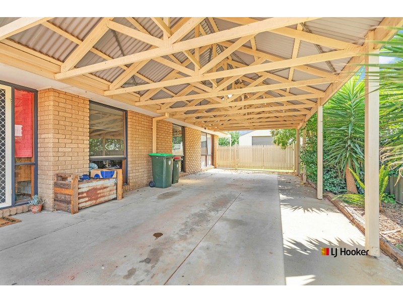 18 Pevensey Place, Echuca VIC 3564