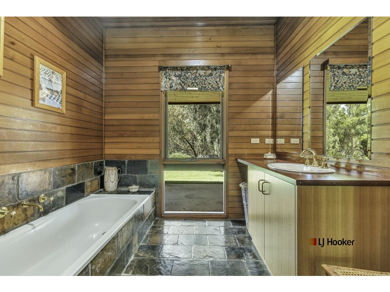 18 Clifton Street East, Mathoura NSW 2710