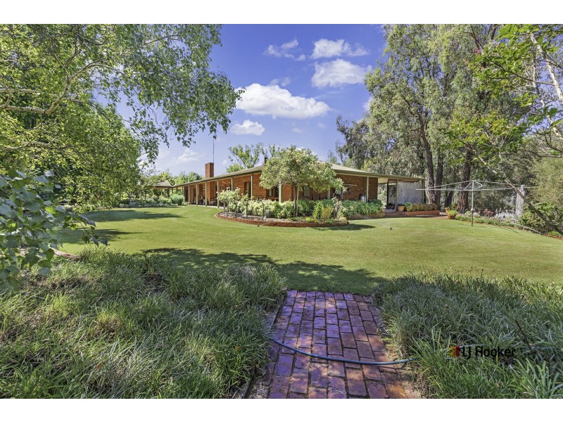 18 Clifton Street East, Mathoura NSW 2710