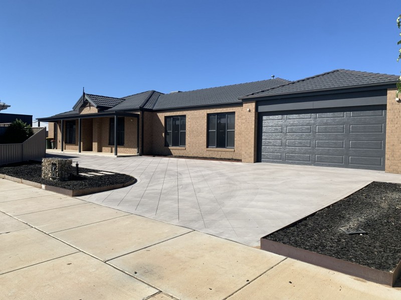 9 Olive Court, Echuca VIC 3564