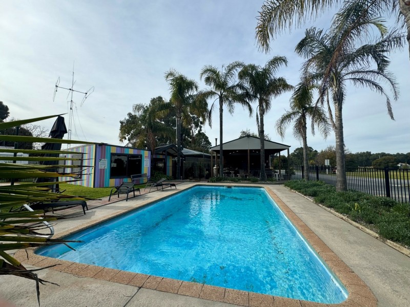 Cabin 66 Rich River Tourist Park 25-51 Crescent S, Echuca VIC 3564